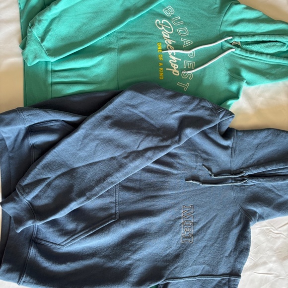 Huddies - Picture 3 of 3